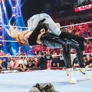 Trish Stratus / trishstratuscom nude photo #0977