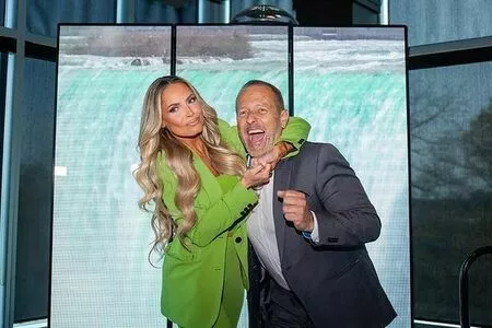 Trish Stratus / trishstratuscom nude photo #0998