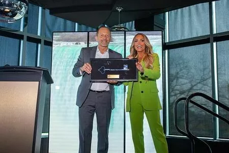 Trish Stratus / trishstratuscom nude photo #0999