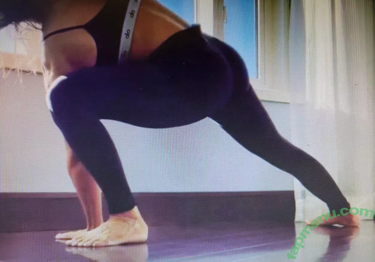 Trish Stratus nude photo #0663 (trishstratuscom)