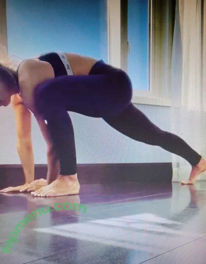 Trish Stratus nude photo #0665 (trishstratuscom)