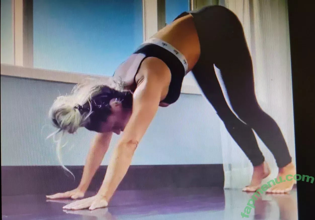 Trish Stratus nude photo #0668 (trishstratuscom)