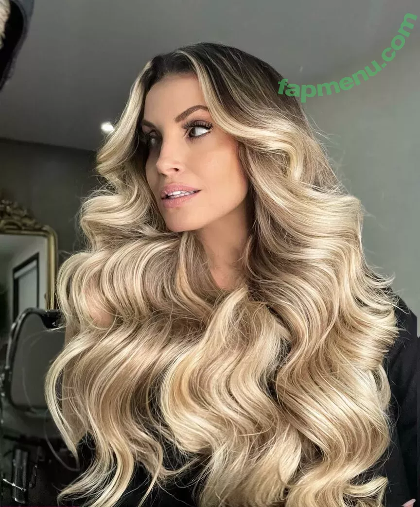 Trish Stratus nude photo #0713 (trishstratuscom)