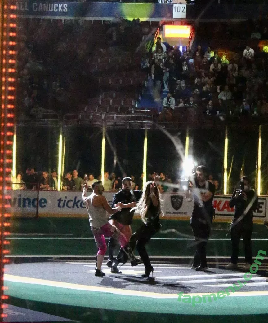 Trish Stratus nude photo #0769 (trishstratuscom)