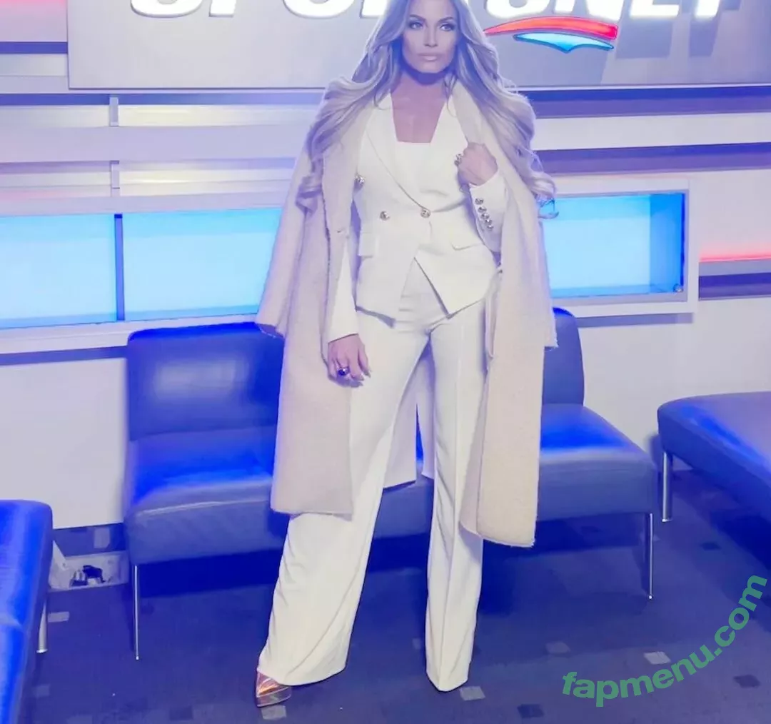 Trish Stratus nude photo #0809 (trishstratuscom)