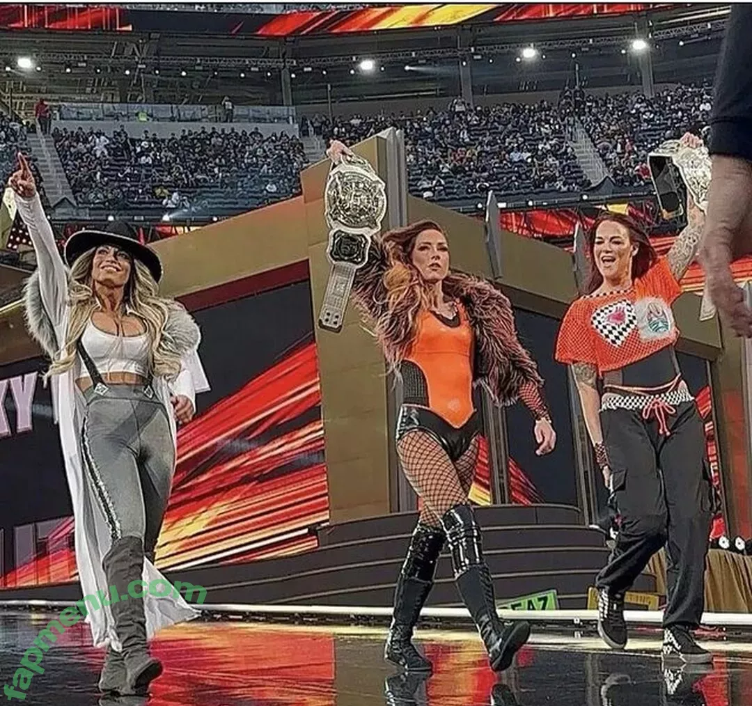 Trish Stratus nude photo #0863 (trishstratuscom)