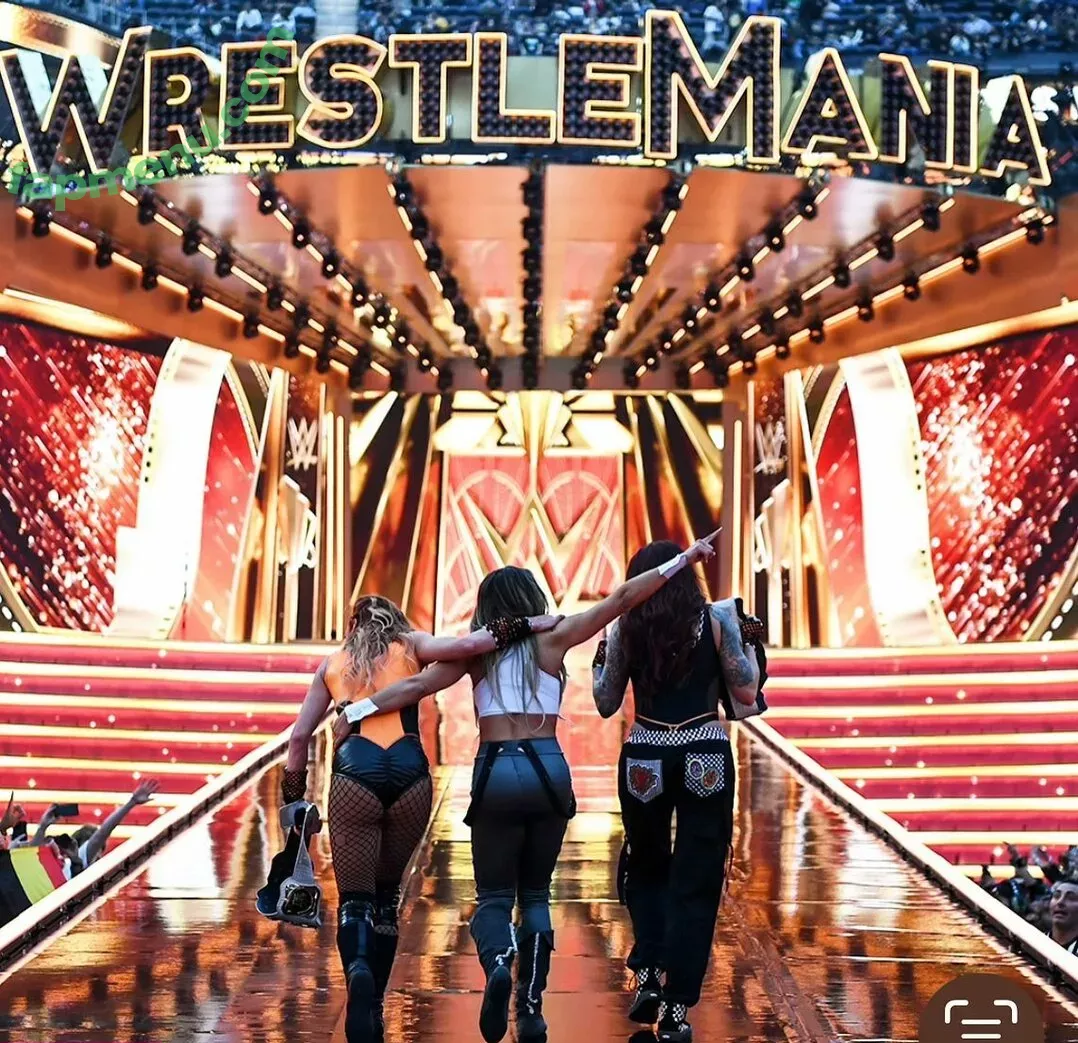 Trish Stratus nude photo #0874 (trishstratuscom)