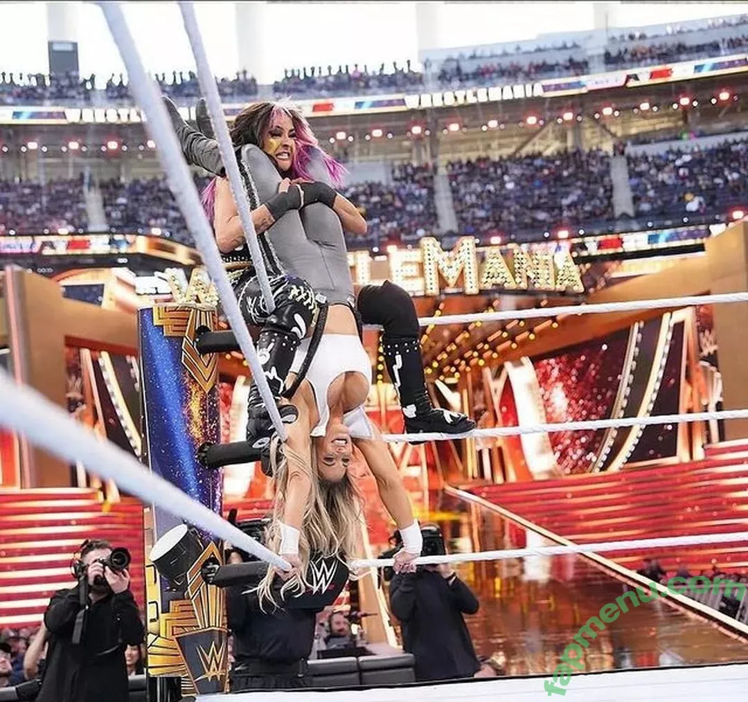 Trish Stratus nude photo #0879 (trishstratuscom)