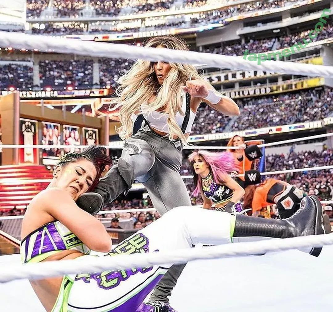 Trish Stratus nude photo #0881 (trishstratuscom)