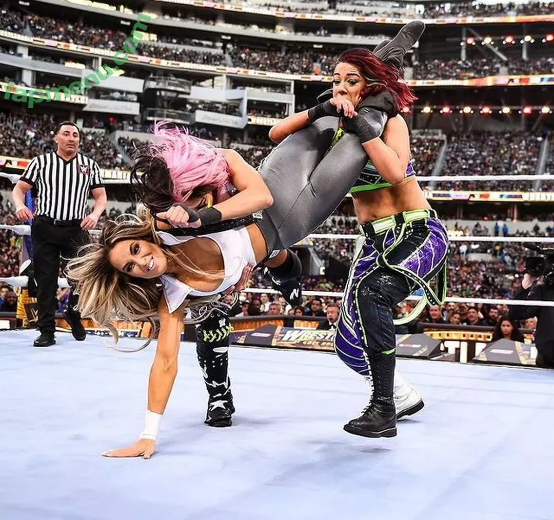 Trish Stratus nude photo #0883 (trishstratuscom)