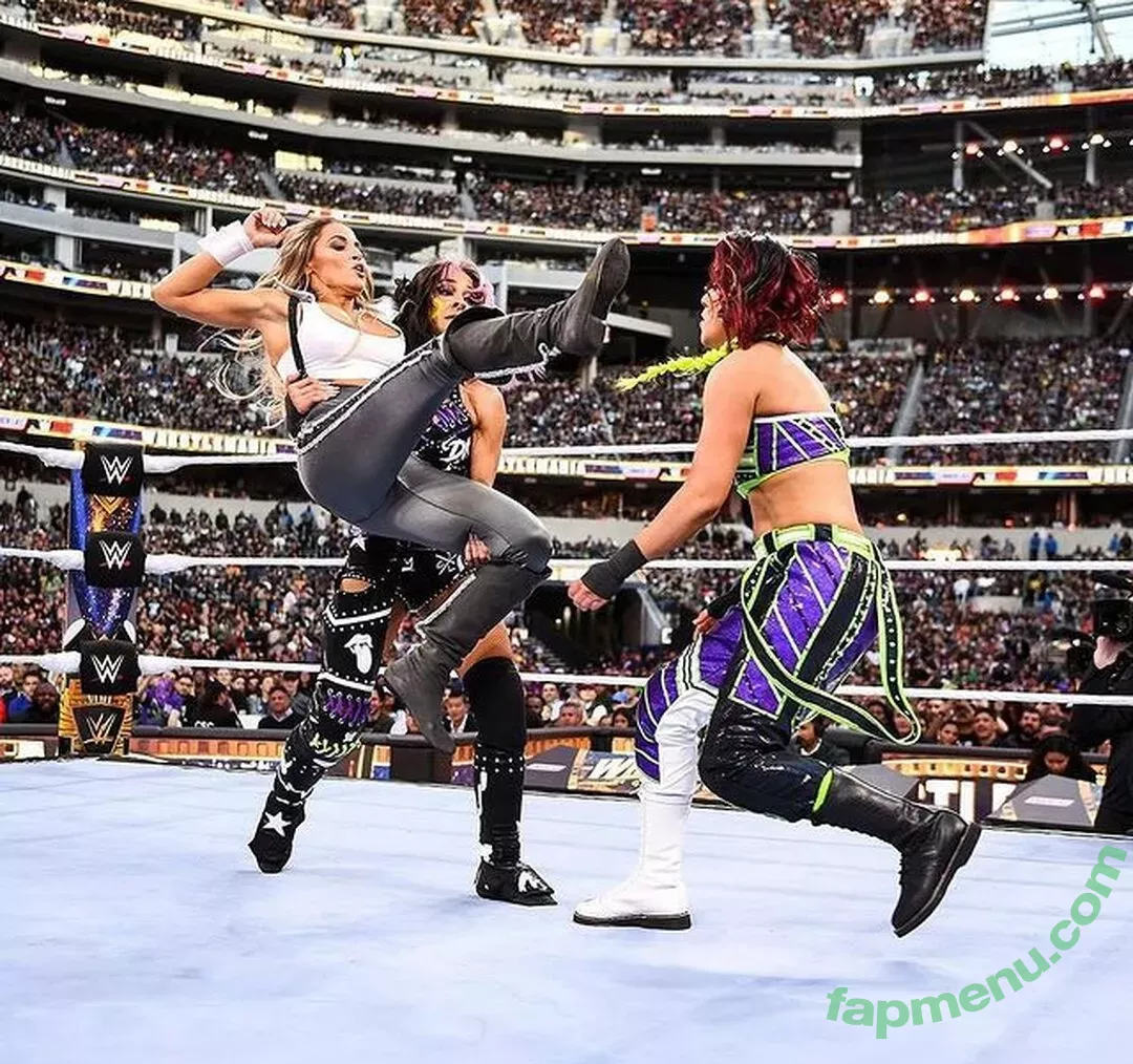 Trish Stratus nude photo #0887 (trishstratuscom)