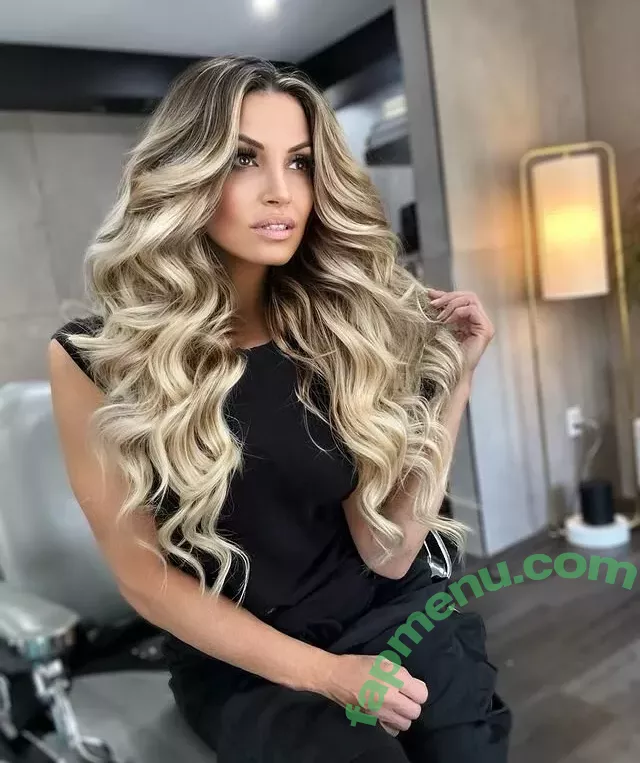 Trish Stratus nude photo #0934 (trishstratuscom)