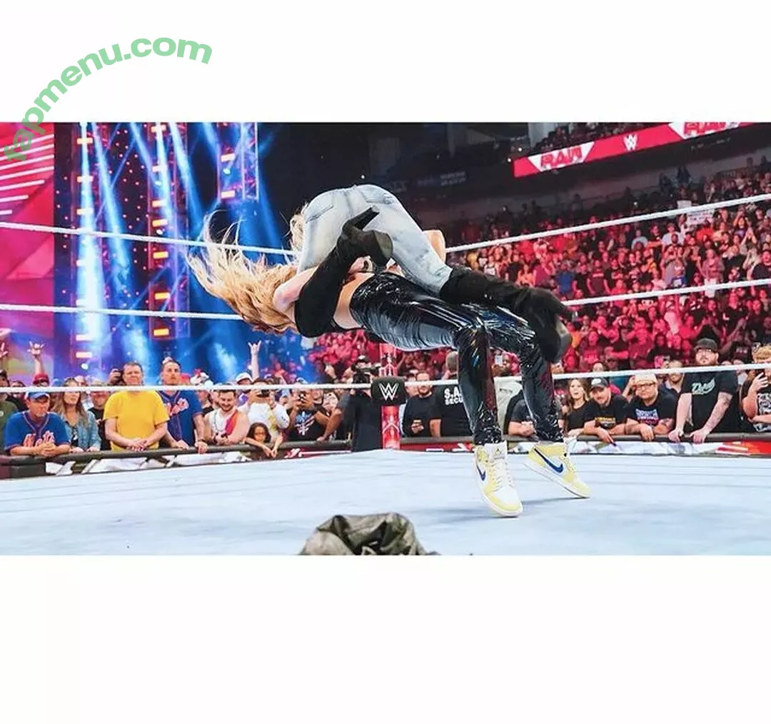 Trish Stratus nude photo #0976 (trishstratuscom)