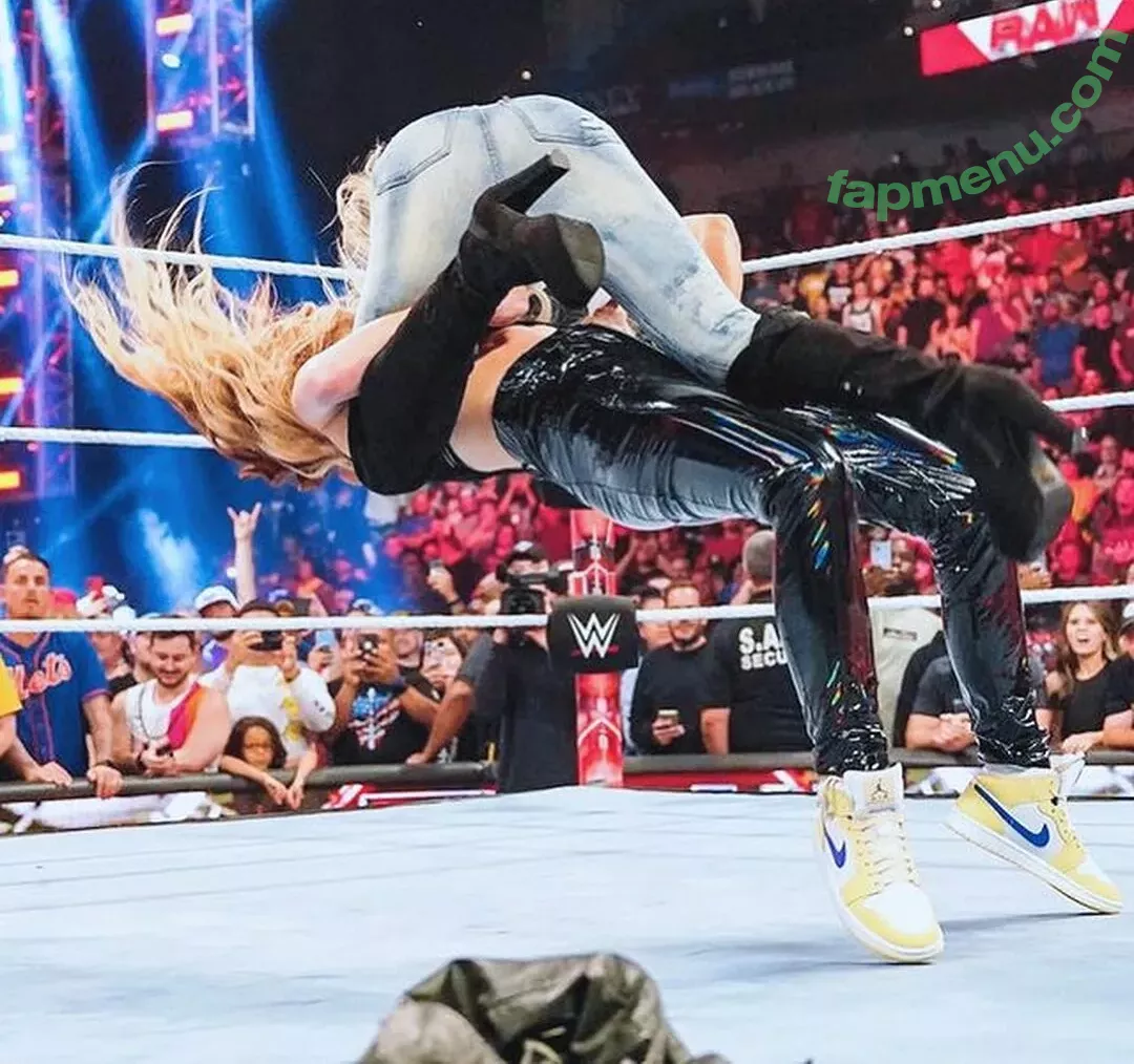 Trish Stratus nude photo #0977 (trishstratuscom)