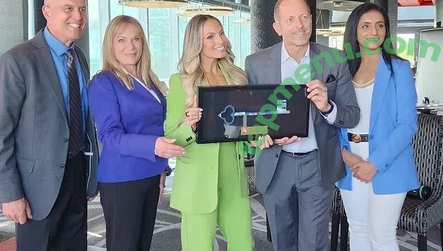 Trish Stratus nude photo #0996 (trishstratuscom)