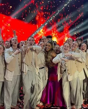 Trish Stratus / trishstratuscom nude photo #1011