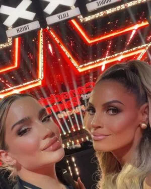 Trish Stratus / trishstratuscom nude photo #1014