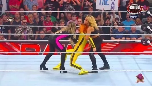 Trish Stratus / trishstratuscom nude photo #1044