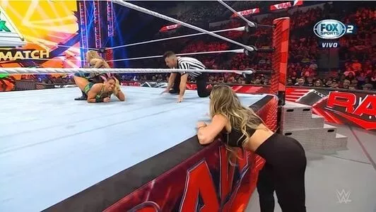 Trish Stratus / trishstratuscom nude photo #1059