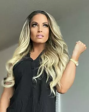 Trish Stratus / trishstratuscom nude photo #1077