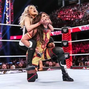 Trish Stratus / trishstratuscom nude photo #1084