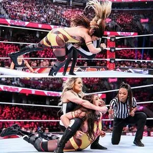 Trish Stratus / trishstratuscom nude photo #1087