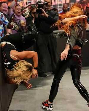 Trish Stratus / trishstratuscom nude photo #1090