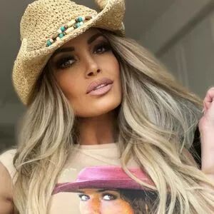 Trish Stratus / trishstratuscom nude photo #1092