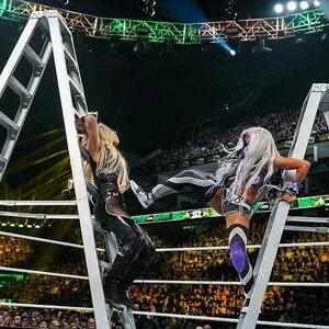 Trish Stratus / trishstratuscom nude photo #1104