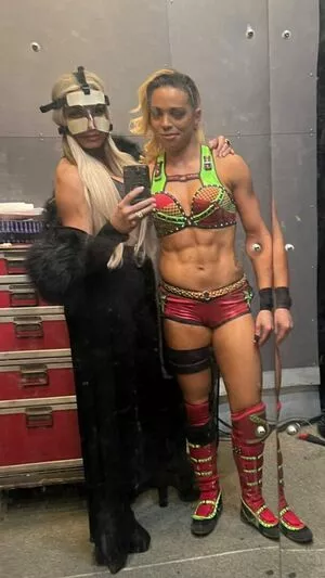 Trish Stratus / trishstratuscom nude photo #1123