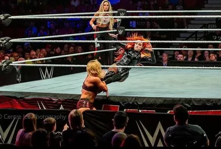 Trish Stratus / trishstratuscom nude photo #1174