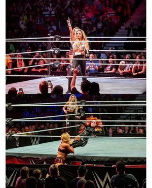 Trish Stratus / trishstratuscom nude photo #1176