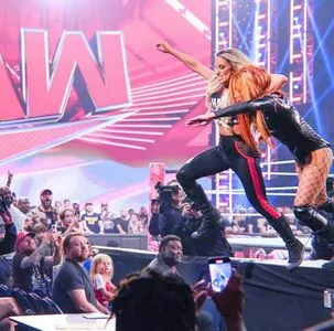 Trish Stratus / trishstratuscom nude photo #1181