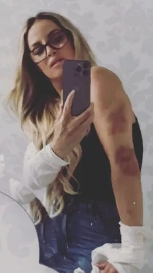 Trish Stratus / trishstratuscom nude photo #1208