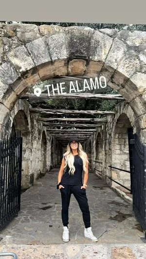 Trish Stratus / trishstratuscom nude photo #1253