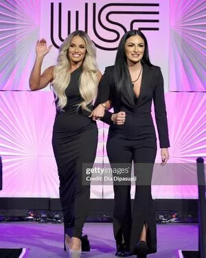 Trish Stratus / trishstratuscom nude photo #1270