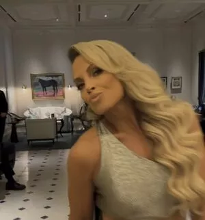 Trish Stratus / trishstratuscom nude photo #1296