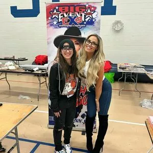 Trish Stratus / trishstratuscom nude photo #1308