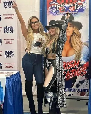 Trish Stratus / trishstratuscom nude photo #1320