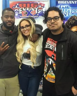 Trish Stratus / trishstratuscom nude photo #1329