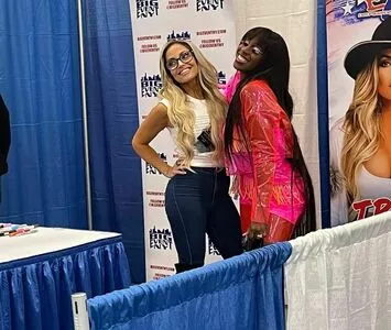 Trish Stratus / trishstratuscom nude photo #1344