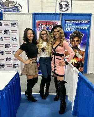 Trish Stratus / trishstratuscom nude photo #1359