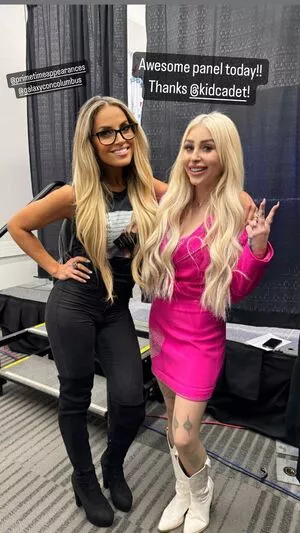 Trish Stratus / trishstratuscom nude photo #1402