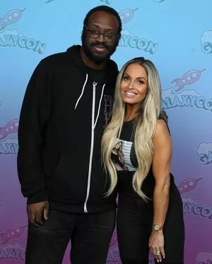 Trish Stratus / trishstratuscom nude photo #1406