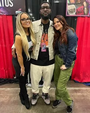 Trish Stratus / trishstratuscom nude photo #1417