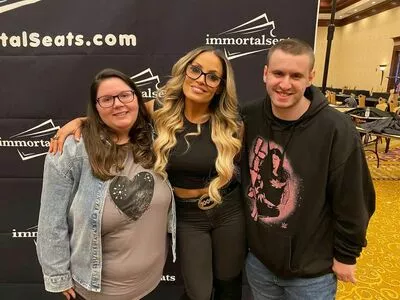 Trish Stratus / trishstratuscom nude photo #1505