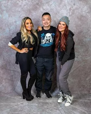 Trish Stratus / trishstratuscom nude photo #1536