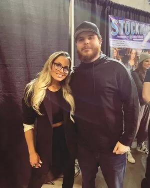 Trish Stratus / trishstratuscom nude photo #1540