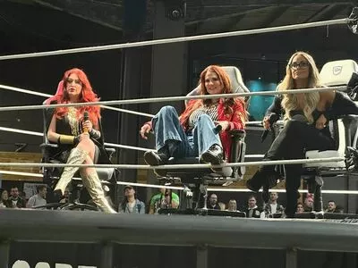 Trish Stratus / trishstratuscom nude photo #1552