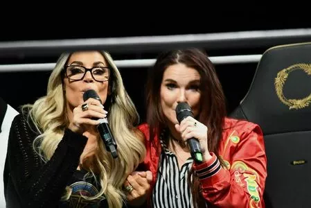 Trish Stratus / trishstratuscom nude photo #1589